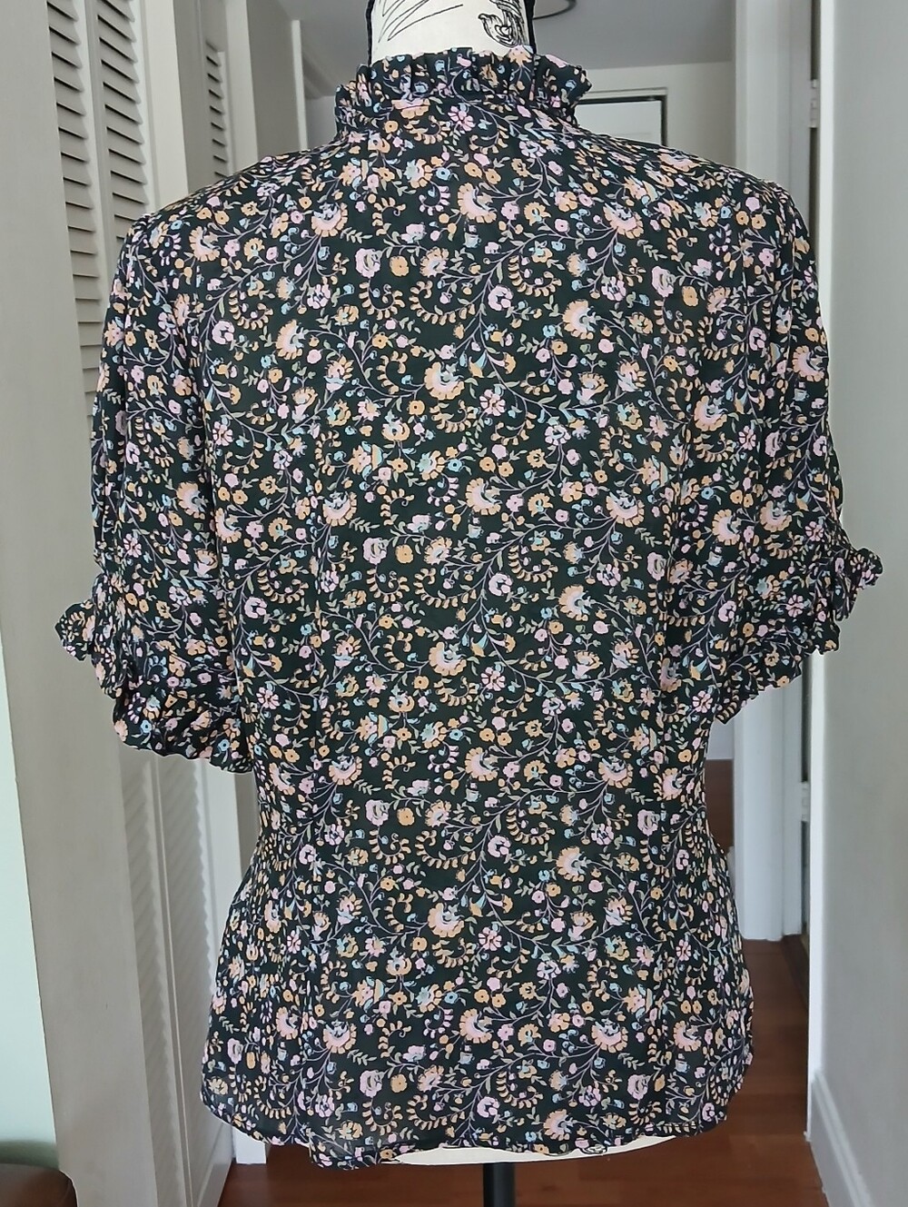 Selkie the Bistro Blouse‎ in Spirit Floral Button Up Top - Picture 8 of 15